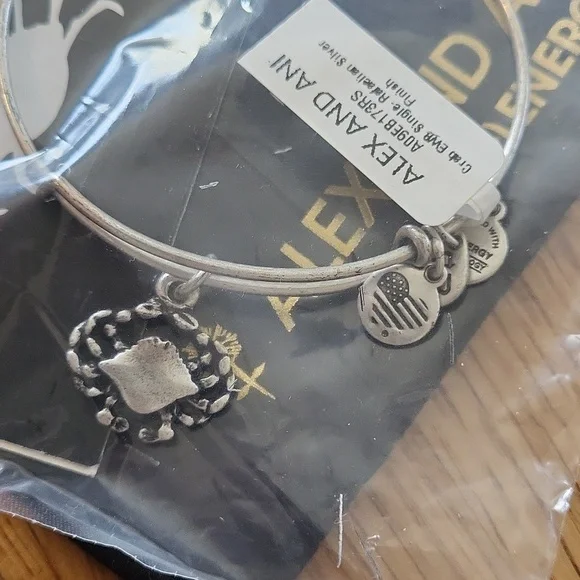 NWT Alex and Ani Crab bracelet - Picture 2 of 3